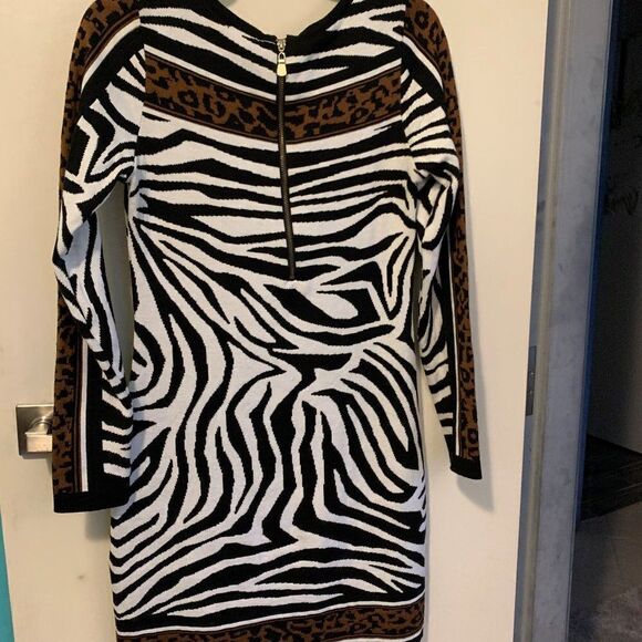 Tricotto sz smal,l knit knee length dress, animal print, EUC, trending, c… - Picture 3 of 15